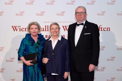 Gabriele Ambros & Brigitte Bach (AIT)